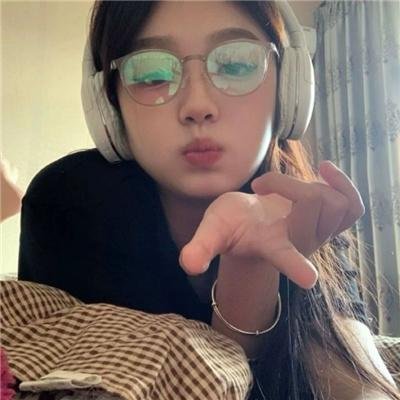 伴游女王